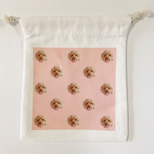 画像をギャラリービューアに読み込む, うちの子イラスト入りミニ巾着。ペットのイラストグッズ・写真グッズとのあわせ買いで特別価格に。|トイプードルのお顔パターン