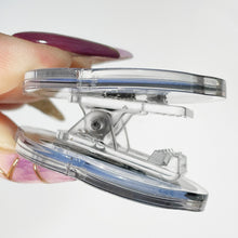 画像をギャラリービューアに読み込む, うちの子アクリルクリップ | ペットのイラスト・写真グッズとのあわせ買いでお得にオーダーメイド。 | 黒猫別角度